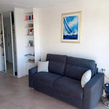Heliotel Marine Studio 30M2 Tres Lumineux Avec Terrasse 17M2 Au 3Eme Etage Saint-Laurent-du-Var Room photo
