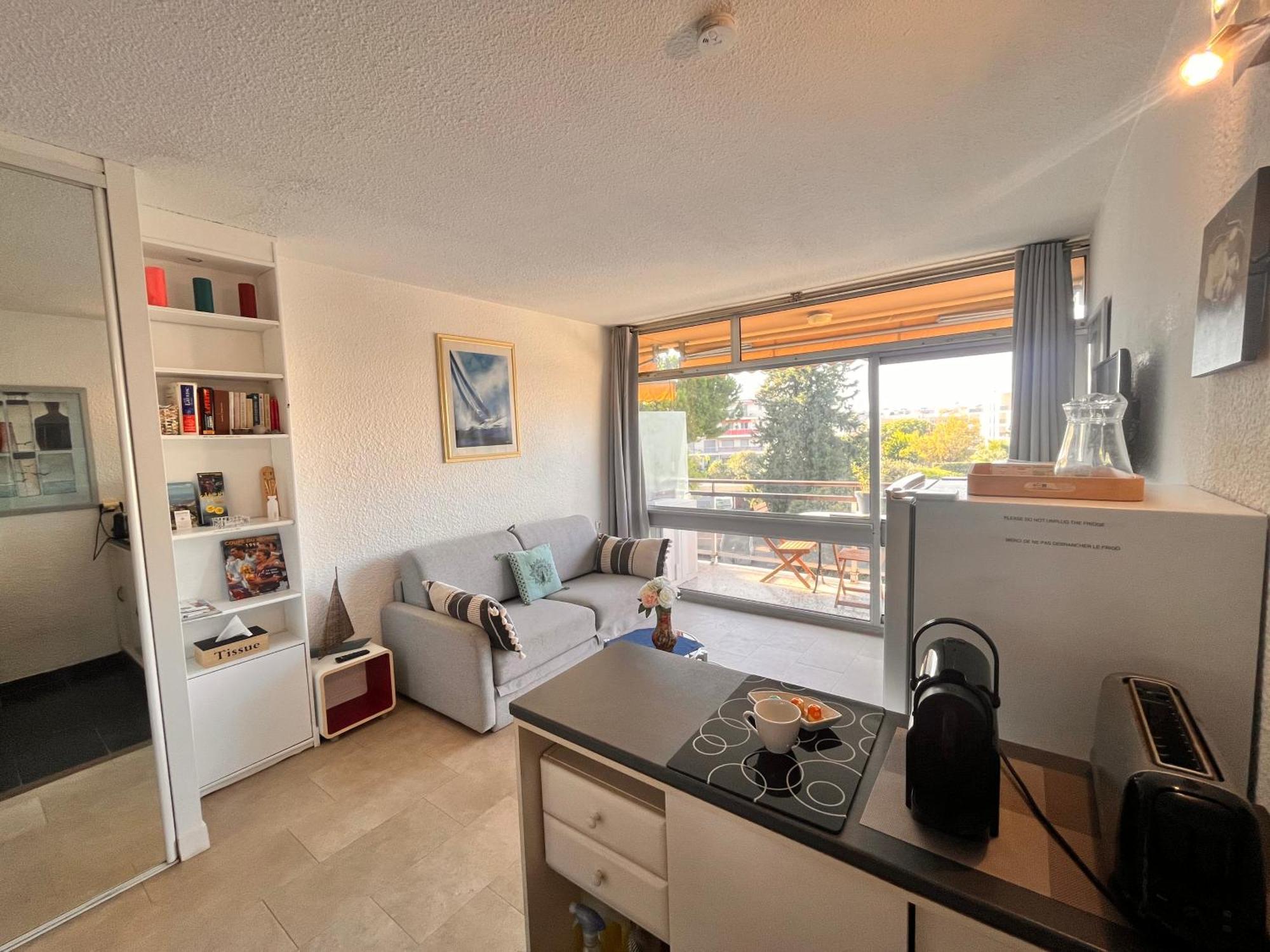 Heliotel Marine 30m2 Tres Lumineux Avec Terrasse 17m2 Au 3eme Etage Apartment