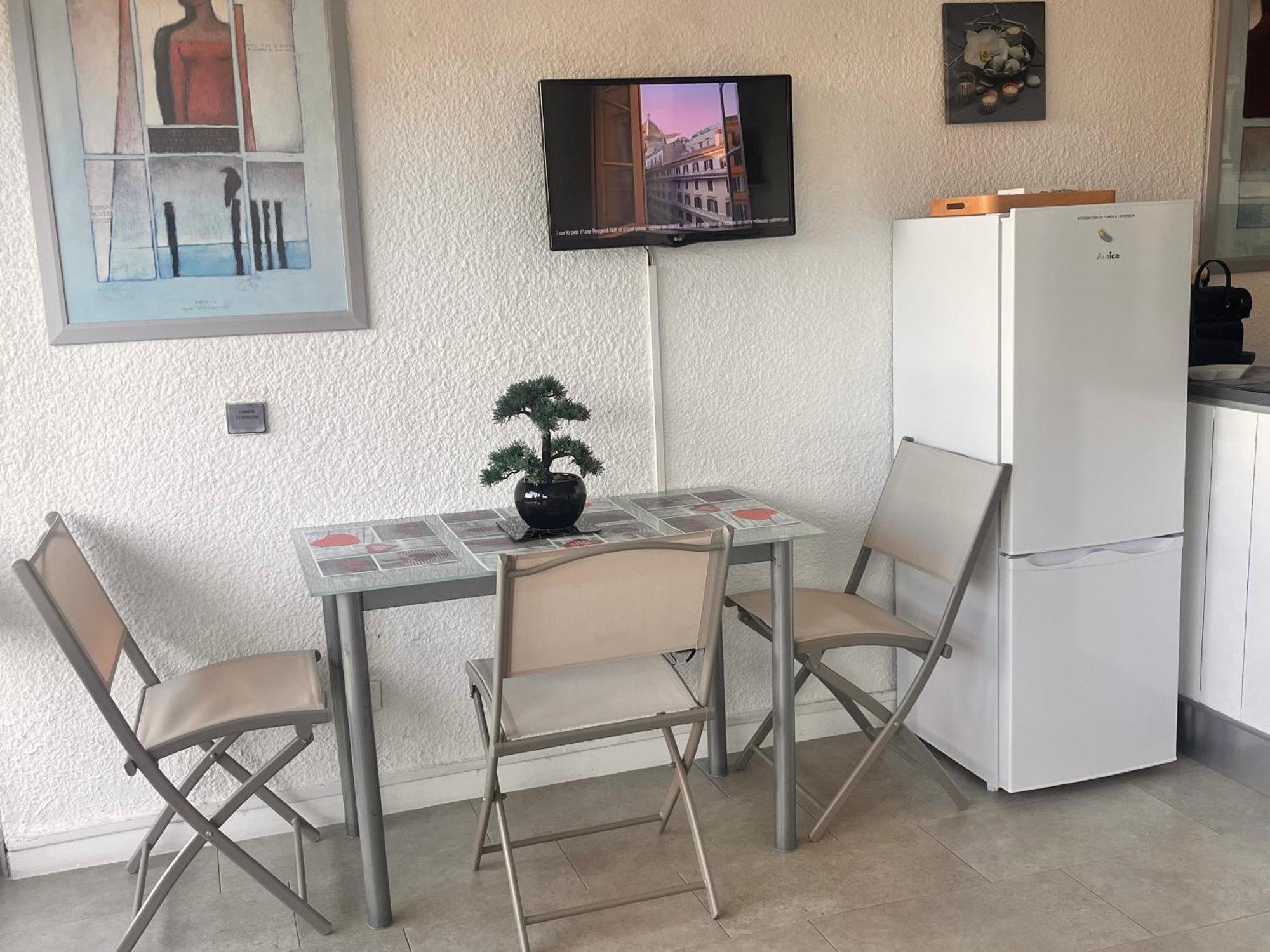 Heliotel Marine 30m2 Tres Lumineux Avec Terrasse 17m2 Au 3eme Etage Apartment